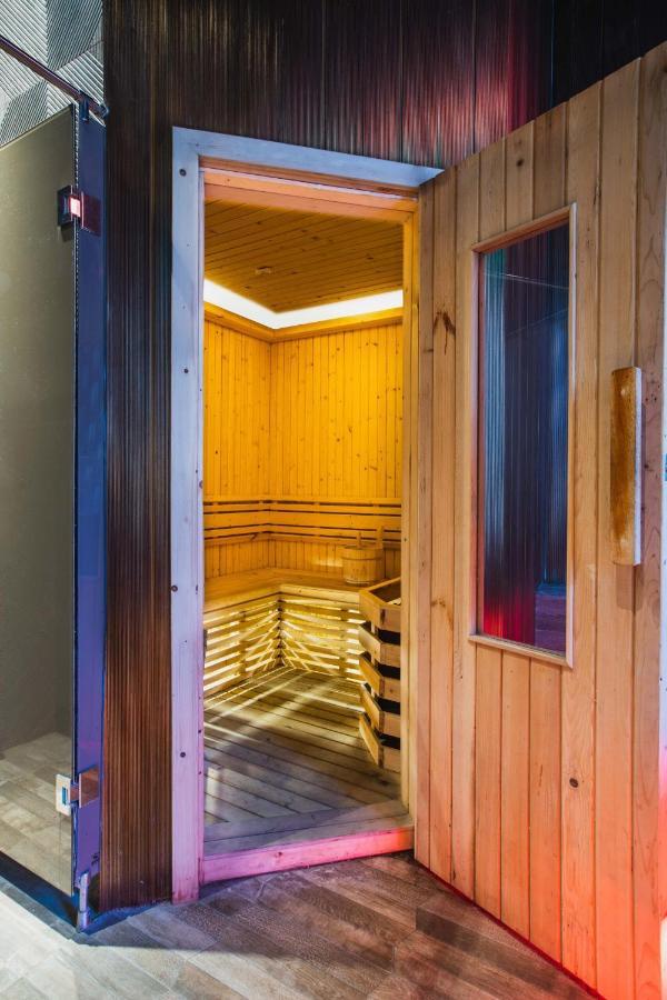 Hotel Morazen Surabaja Zewnętrze zdjęcie