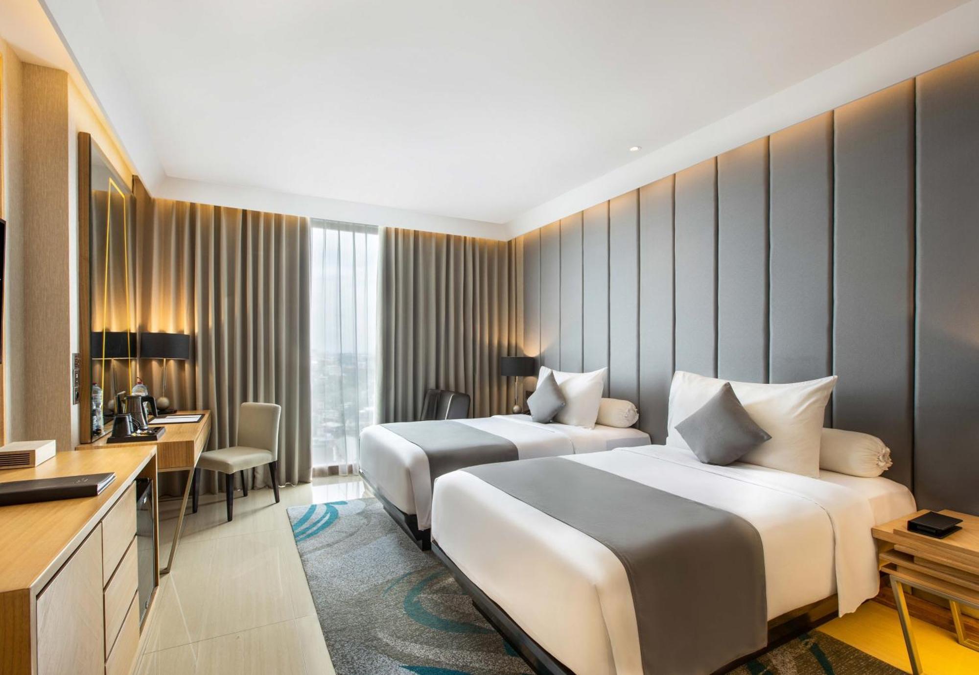 Hotel Morazen Surabaja Zewnętrze zdjęcie
